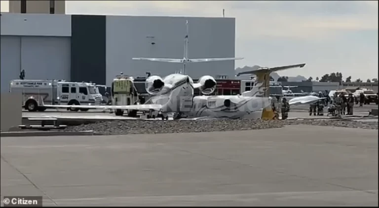 One person killed in plane crash at Scottsdale airport